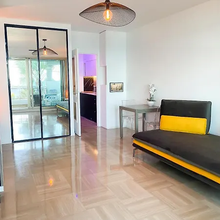 Promenade-des-anglais-front-sea Nice