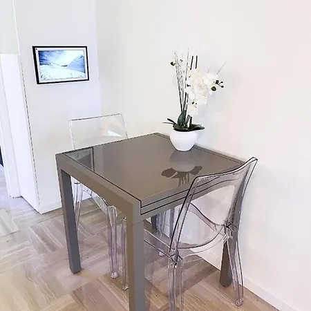 Promenade-des-anglais-front-sea Nice