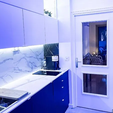 Promenade-des-anglais-front-sea *